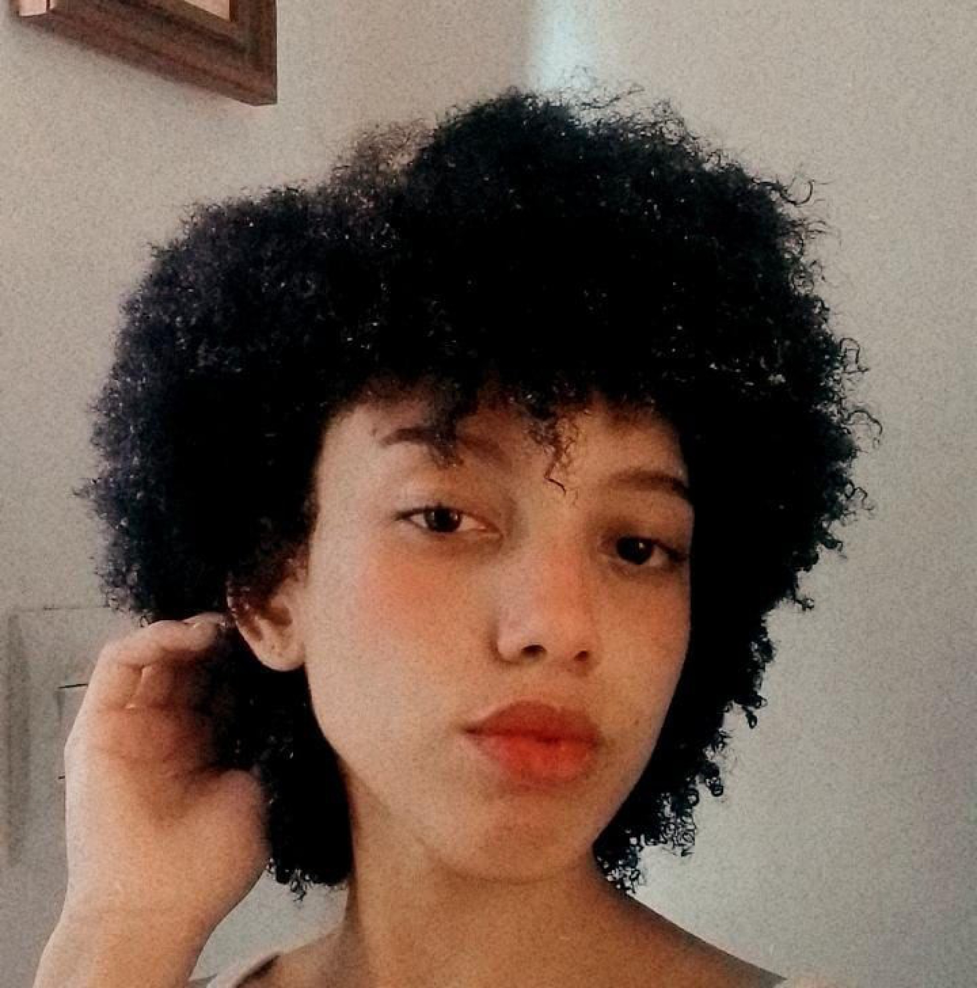 A jovem Thalita, de 22 anos, morreu ao cair do BRT na Estação da Taquara, que seguia no sentido Barra da Tijuca, Zona Oeste, no domingo (22) - Redes Sociais