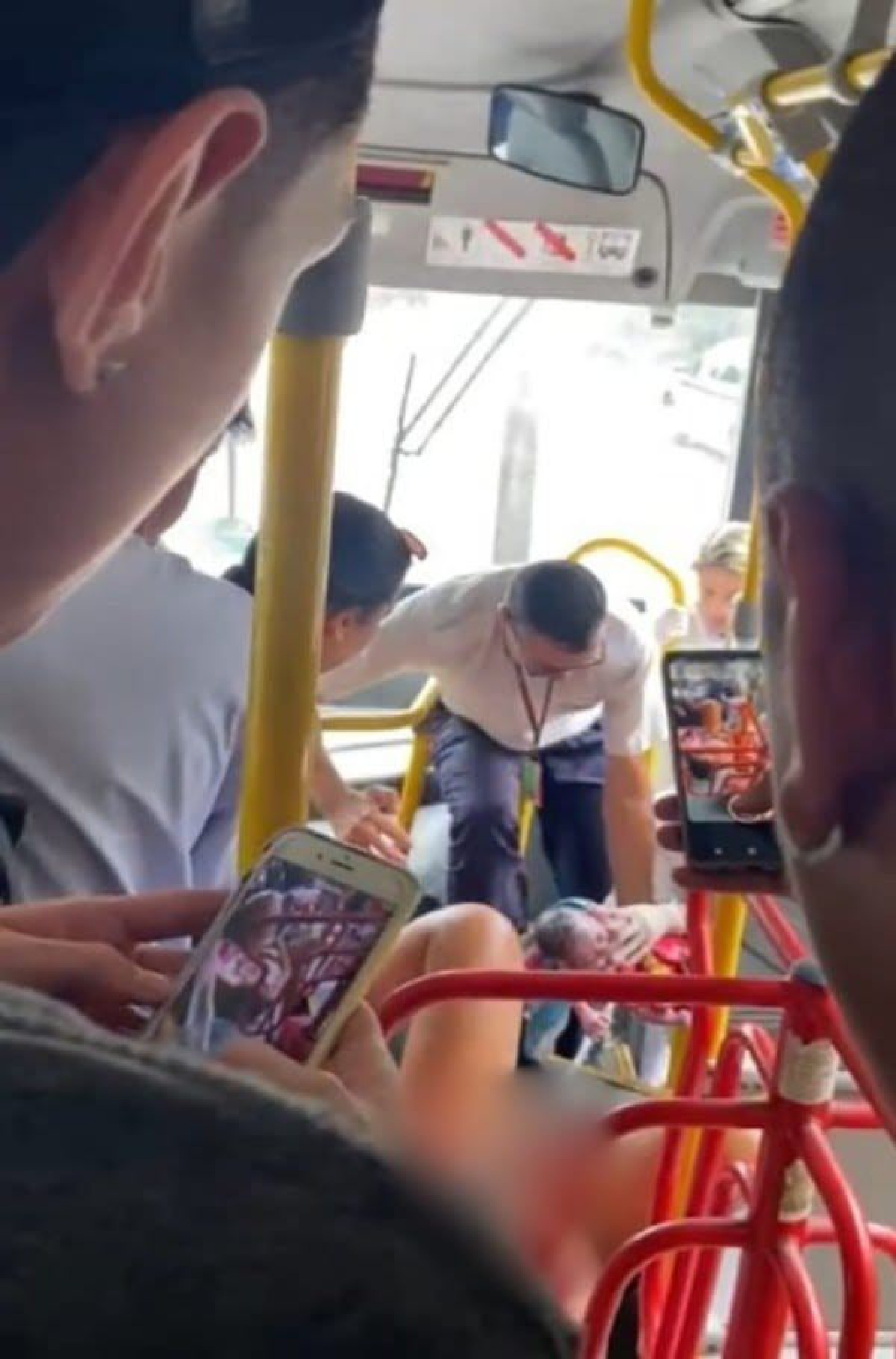 Motorista socorreu grávida e acabou ajudando no parto - Reprodução/Redes Sociais