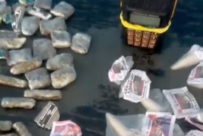 Quatros suspeitos de envolvimento com tráfico de drogas são presos na Chatuba de Mesquita