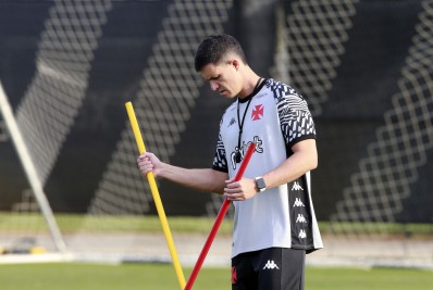 Barbieri deve utilizar time titular do Vasco contra a Portuguesa