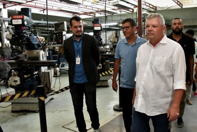 Prefeito Grael visita as turmas do Programa Niterói Jovem EcoSocial