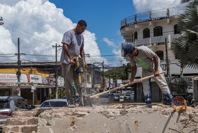 Praça dos Colonos, em Papucaia, começa a receber melhorias da prefeitura