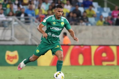 Vasco mostra interesse em contratar zagueiro do Cuiabá