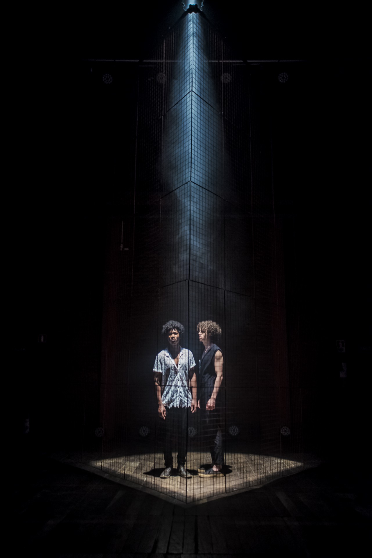 Pe&ccedil;a 'Textos Cru&eacute;is Demais' est&aacute; em cartaz no Rio com hist&oacute;ria de amor moderna - Divulga&ccedil;&atilde;o