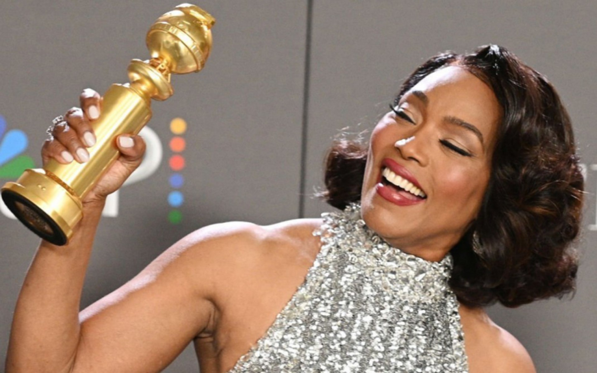 Angela Basset venceu o Globo de Ouro por sua atuação em 'Pantera Negra: Wakanda Para Sempre' - Reprodução