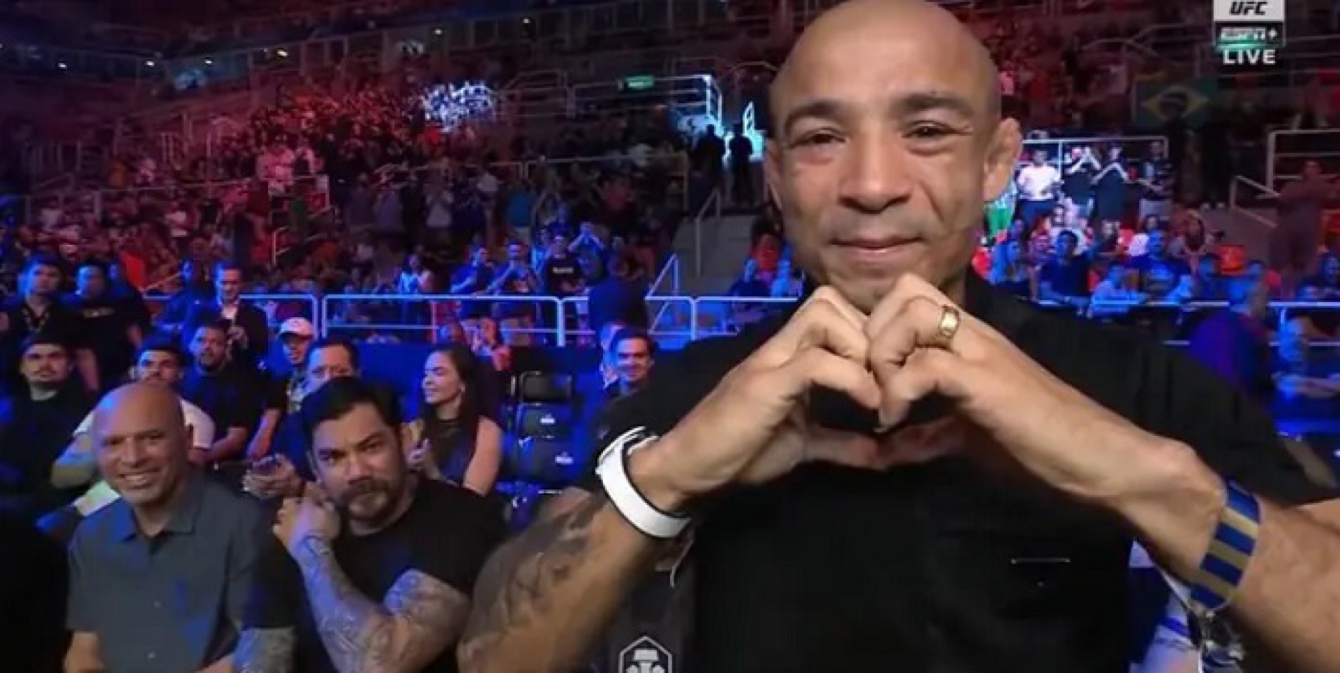 José Aldo se emocionou com homenagem no UFC Rio - (Foto: Reprodução UFC)