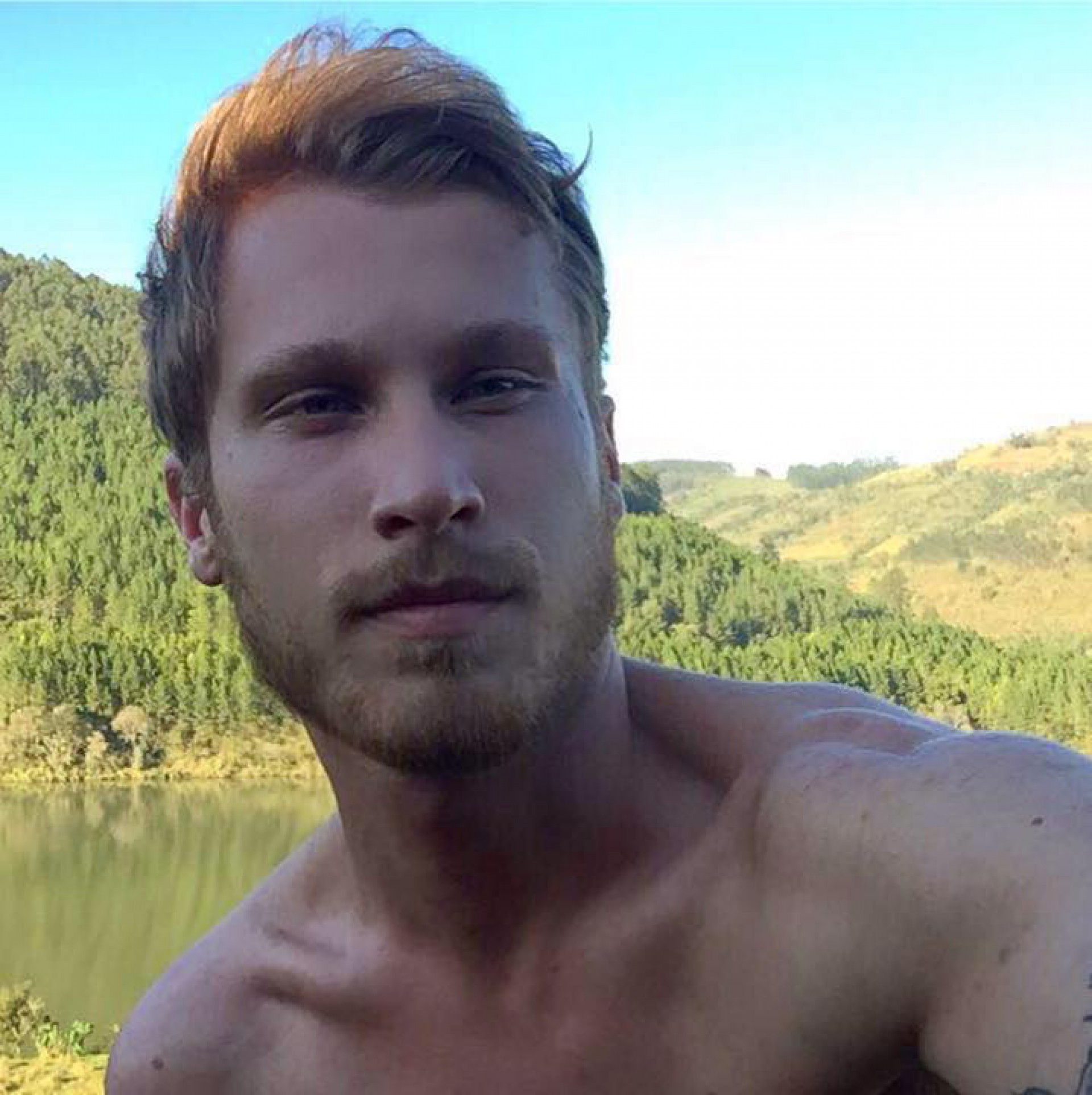 O corpo do rapaz foi enterrado nesta ter&ccedil;a-feira (24) no Cemit&eacute;rio Municipal de Paial, Santa Catarina