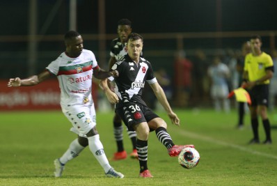 Lucas Piton comemora vitória sobre a Portuguesa e exalta a torcida do Vasco