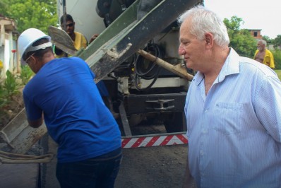 Nível do Muriaé volta a subir e já atinge trecho da Avenida Beira Rio, deixando Defesa Civil de prontidão