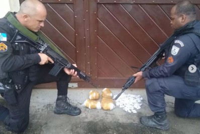 Traficante é preso com centenas de invólucros de cocaína em Guapimirim