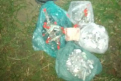 PM prende mulher acusada de tráfico de drogas em Araruama