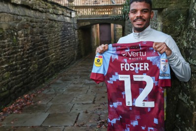 Clube da Inglaterra usa cena do filme Shrek para anunciar reforço; confira