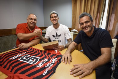 Flamengo renova com Pedro até o fim de 2027