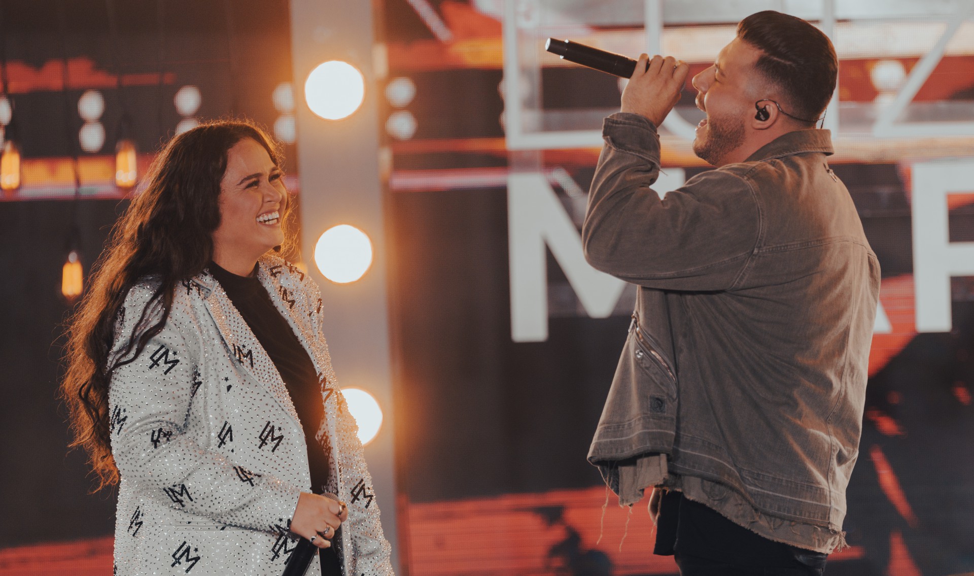 Luiza Martins e Murilo Huff cantam juntos na música 'Ponto Final' - Divulgação