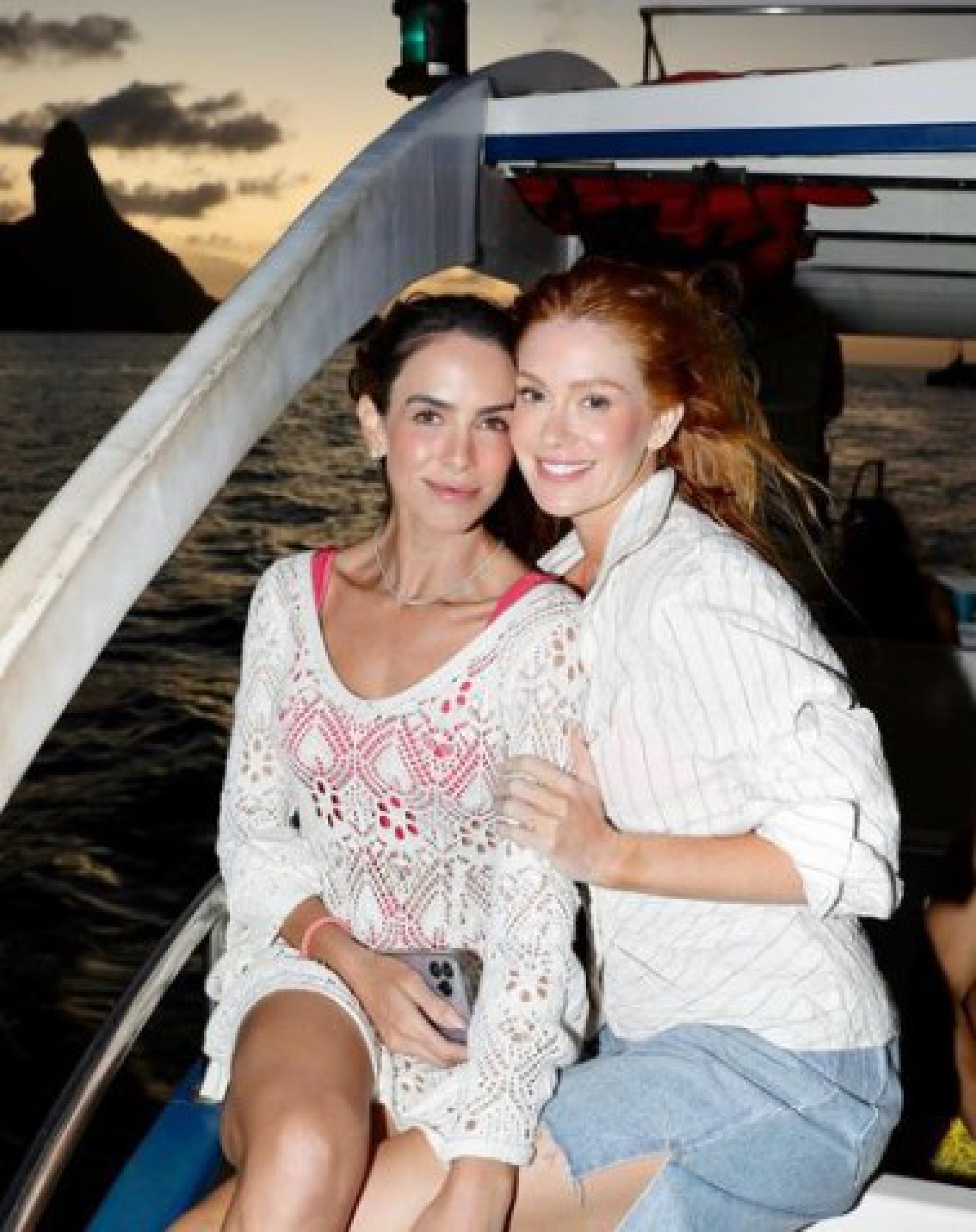 Marina Ruy Barbosa e Bella Negrão em Fernando de Noronha - Reprodução Internet