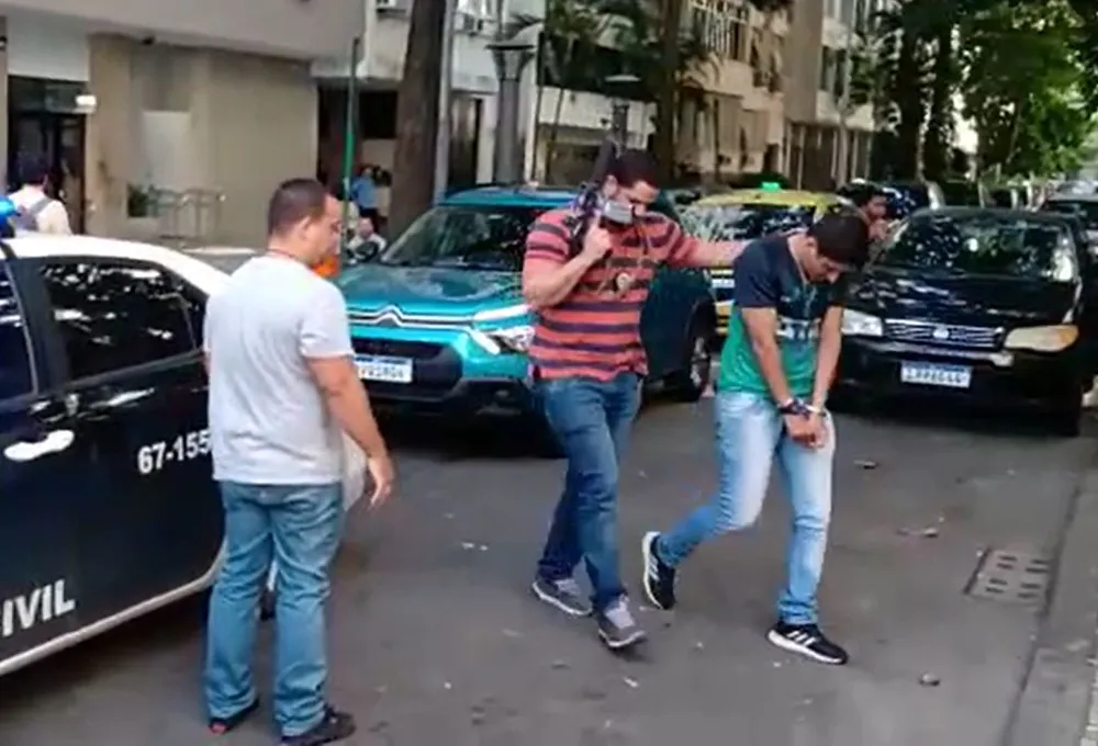 Valdir das Merc&ecirc;s, 29, foi denunciado por homic&iacute;dio doloso triplamente qualificado por motivo f&uacute;til, meio cruel e recurso que dificultou a defesa da v&iacute;tima