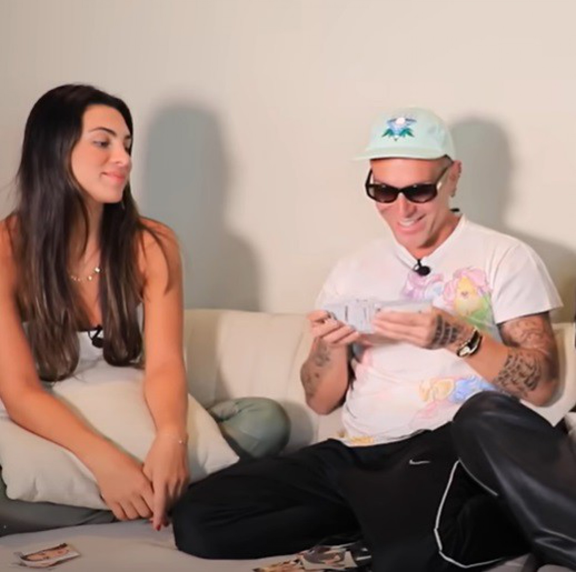 Pétala Barreiros confirma que já beijou Neymar - Reprodução de vídeo