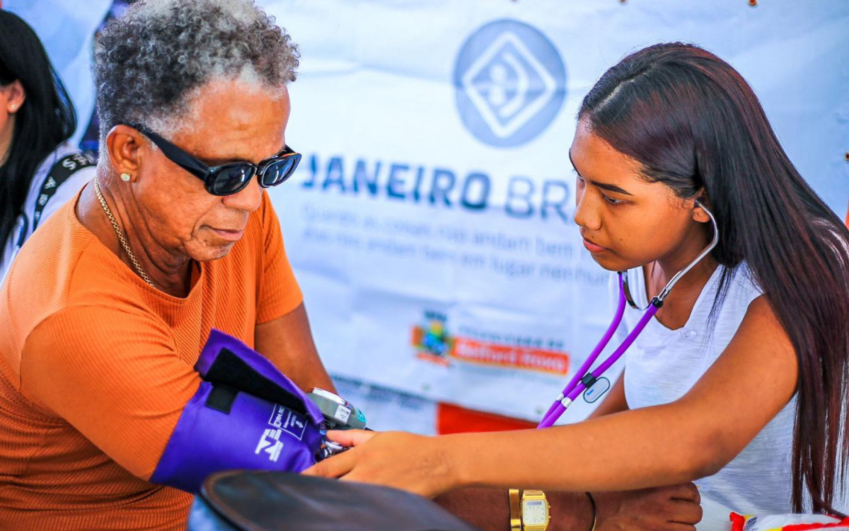 Morador da Aboli&ccedil;&atilde;o, Renaud Brazileiro aproveitou a tenda e buscou orienta&ccedil;&otilde;es