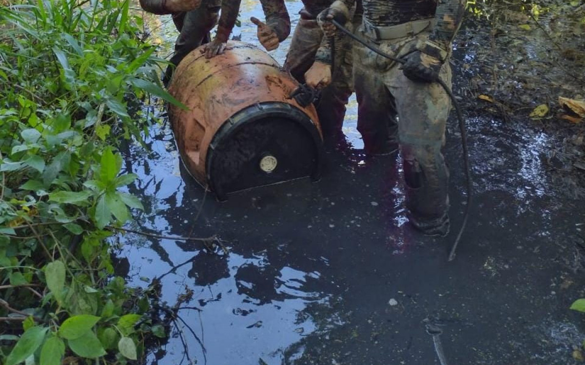 Drogas foram encontradas em ton&eacute;is submersos na Cidade de Deus