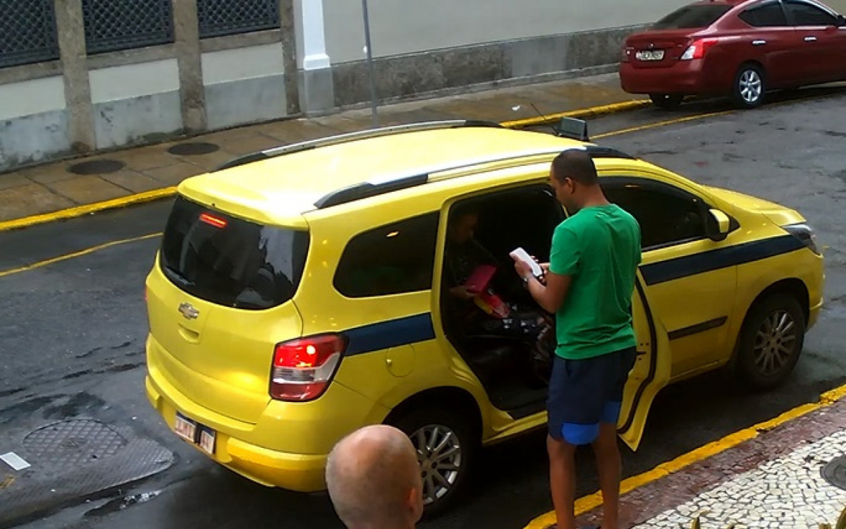 Ex-PM cobrou R$ 1,9 mil de turista por corrida que custou R$ 19