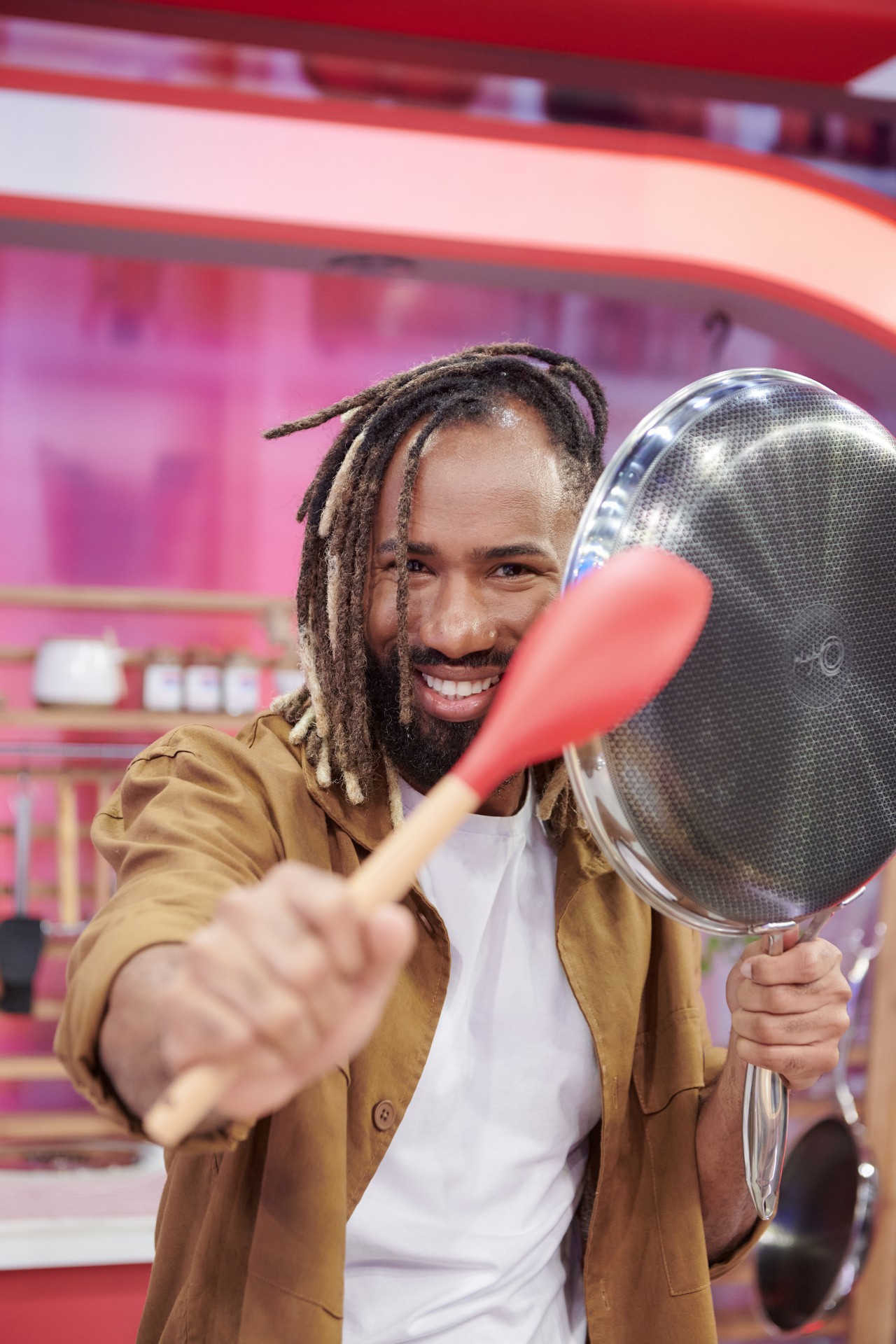 João Diamante é um dos destaques do 'Minha Mãe Cozinha Melhor Que a Sua', que estreia no próximo domingo - Globo / Cadu Pilotto