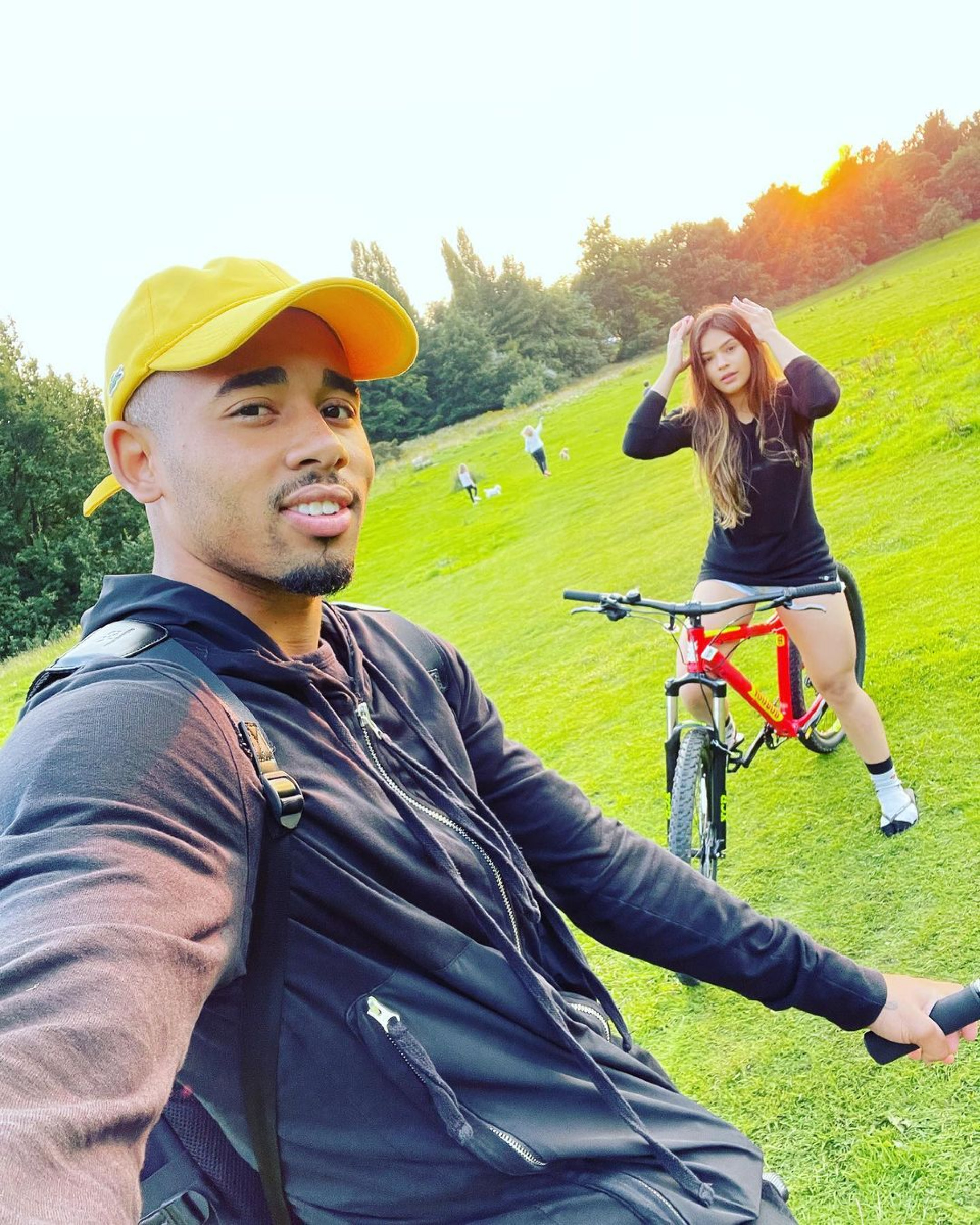 Gabriel Jesus e Raiane Lima - Reprodução Internet