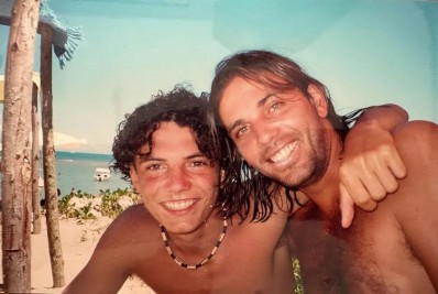 Marcelo Faria celebra aniversário do irmão caçula nas redes sociais: 'Tive ciúmes dele'