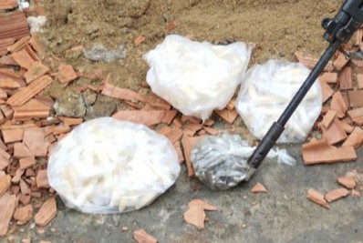 PM apreende carga de drogas no Morro da Boa Vista, em Arraial do Cabo