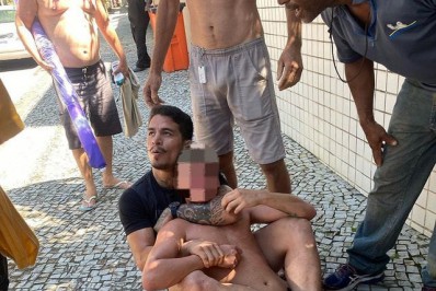 Adolescente de 17 anos é detido após roubar celular e ser imobilizado por lutador do UFC