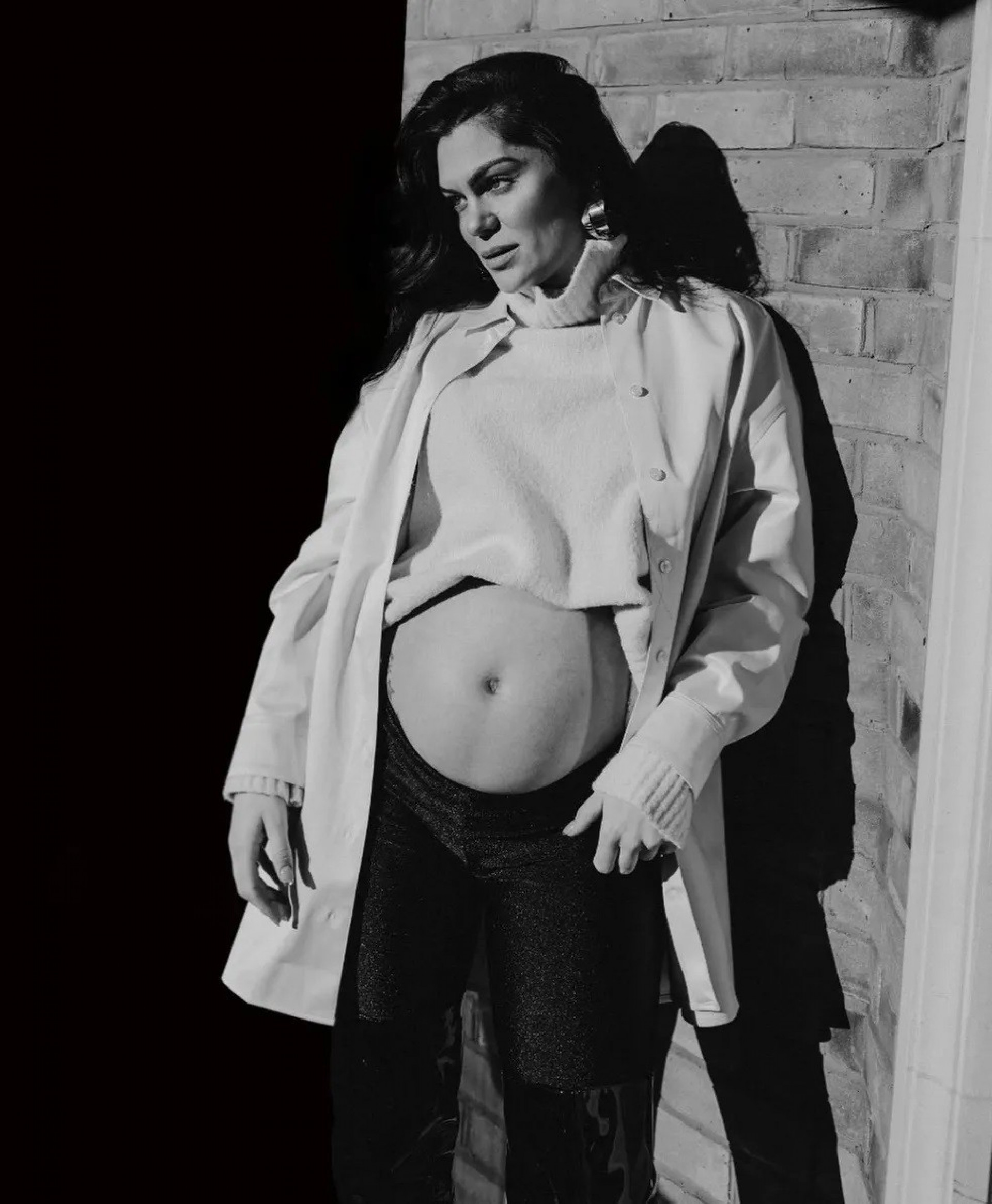 Jessie J mostra barriga de gravidez nas redes sociais - Reprodução / Instagram