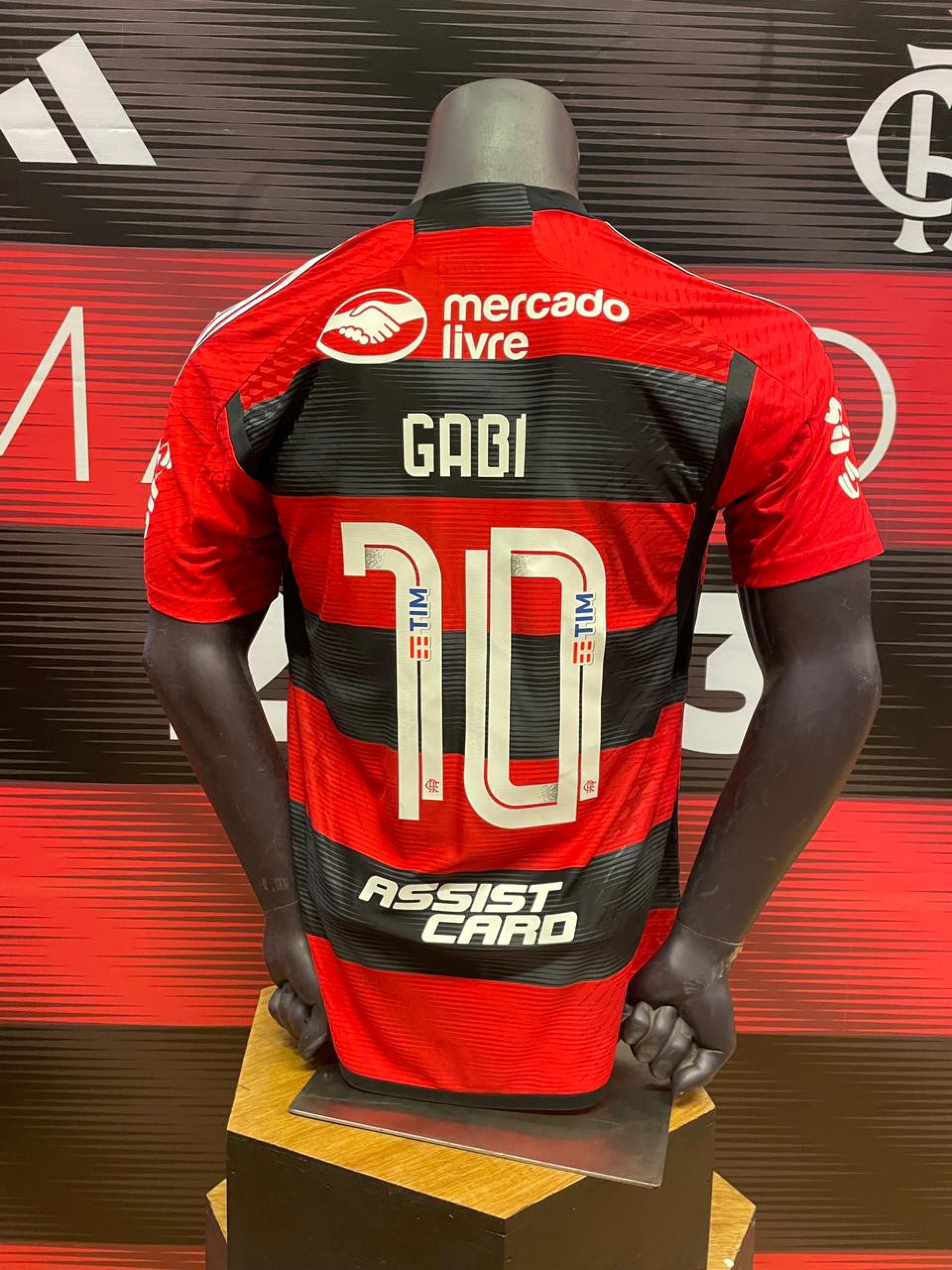Indepiendente lança camisa com 'provocação' ao Flamengo: 'Maracanazo' :  r/futebol
