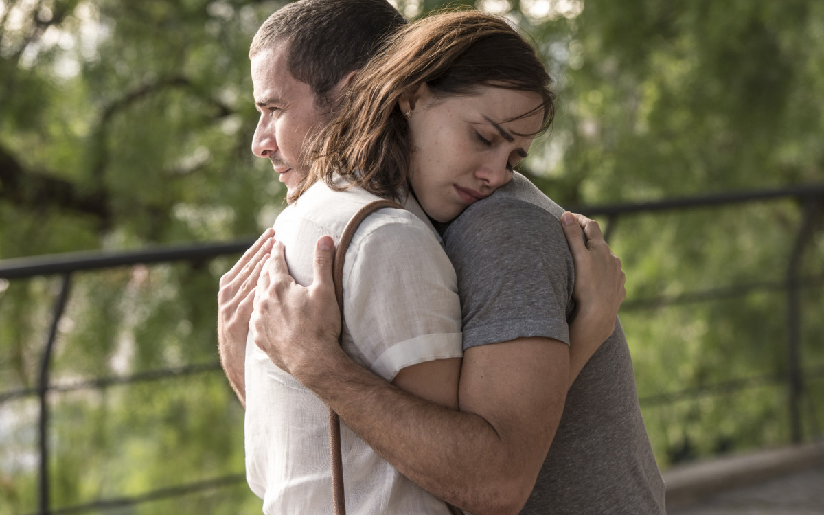 Letícia Colin e Daniel de Oliveiram interpretam casal na série 'Onde Está Meu Coração' - Globo/Fábio Rocha