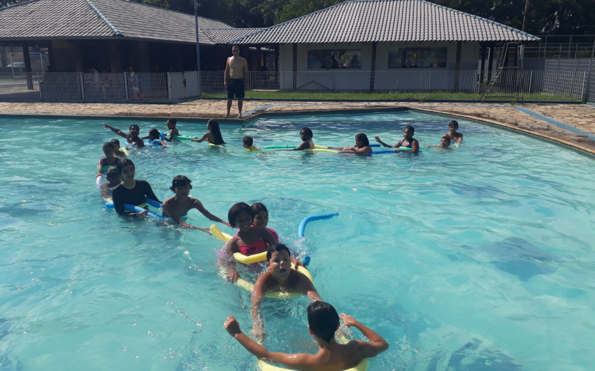 Col&ocirc;nia de f&eacute;rias para estimular cultura e esporte