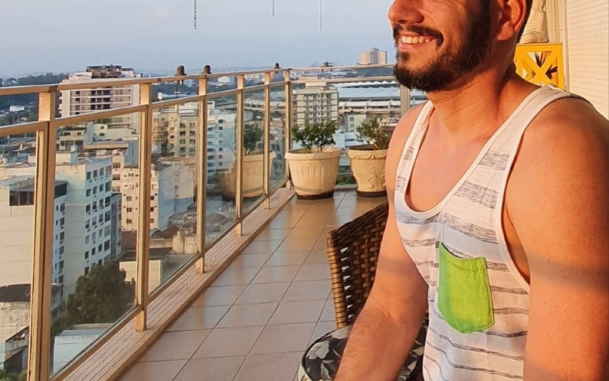 Danilo Folly Rodrigues se afogou na Praia da Barra e foi resgatado pelos bombeiros, na manh&atilde; desta sexta-feira (27)