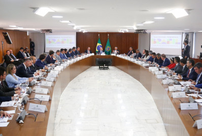 Aberto, Lula diz a governadores: 'Não há nenhum veto a quem quiser conversar'