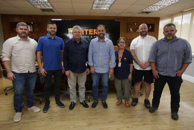 Prefeito recebe comitiva da cidade de Bombinhas, em Santa Catarina