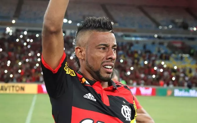 Léo Moura explica saída do Flamengo e revela problema com Luxemburgo: 'Foi injusto comigo'