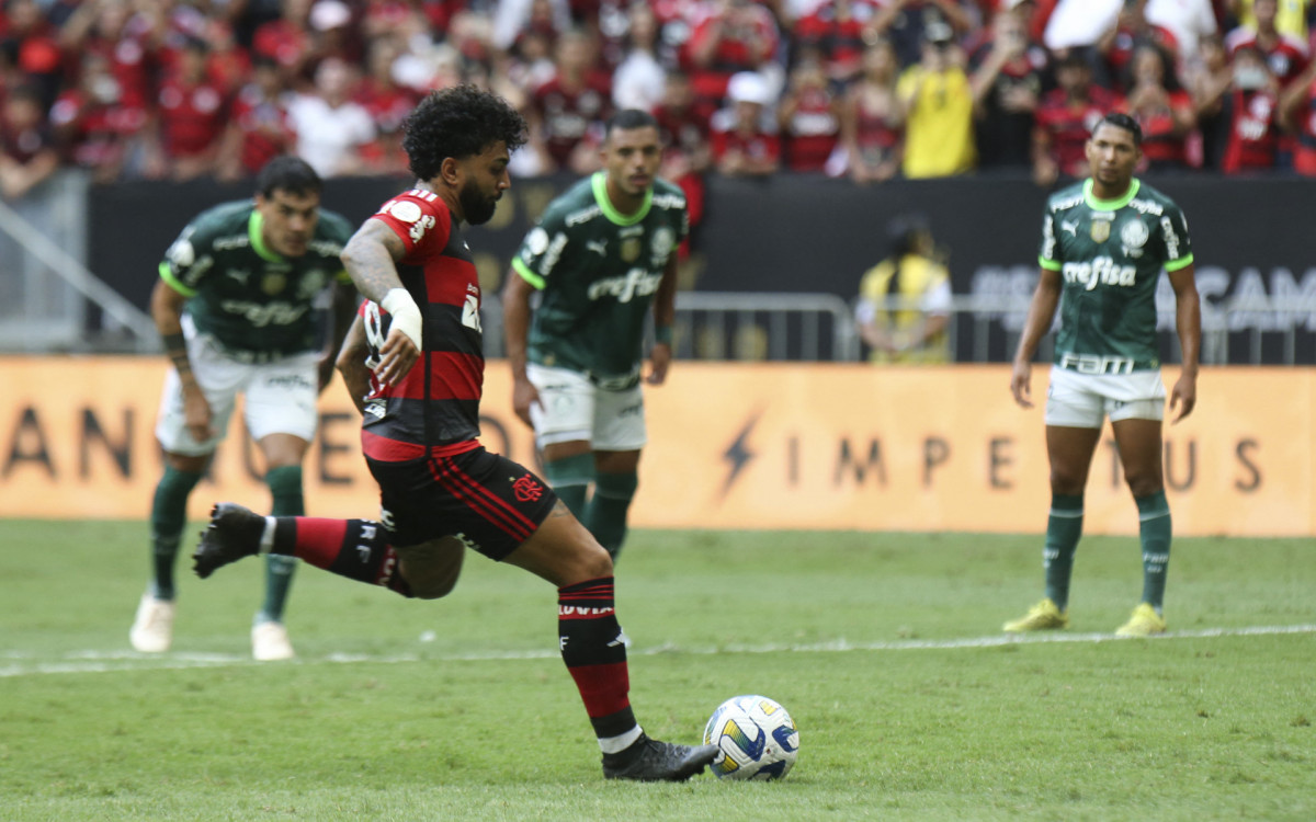 Confira Imagens Do Jogo Entre Flamengo E Palmeiras, Pela Supercopa Do ...