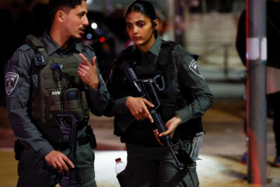 Adolescente palestino fere dois em Jerusalém, um dia após ataque com sete mortes