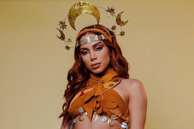 Pronta para show em Recife, Anitta faz referência à frase de BBB: 'Sangue de Maria Bonita!'