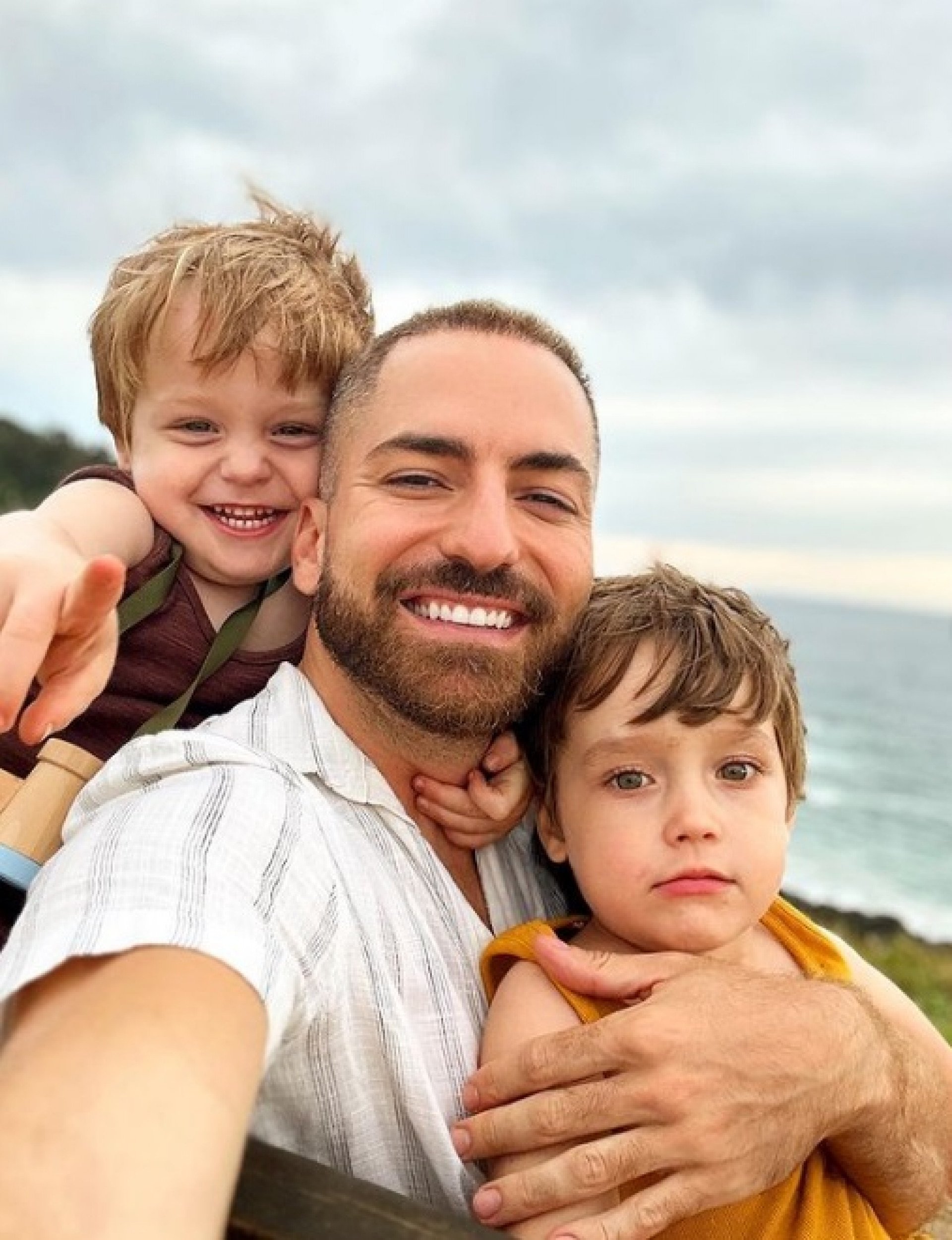 Thales Bretas posa com os filhos, Romeu e Gael - Reprodução do Instagram