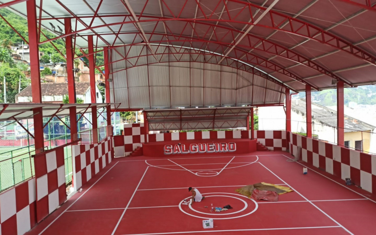 Prefeitura reforma quadra poliesportiva nas comunidade do Salgueiro - Divulgação