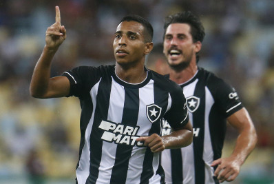 Com gol de Victor Sá, Botafogo vence Fluminense no Campeonato Carioca