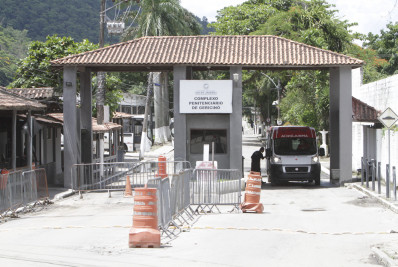 Após fuga de chefe do tráfico, 15 detentos são transferidos para Bangu 1