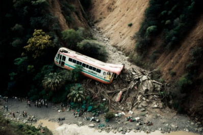 Acidente envolvendo ônibus deixa ao menos 40 mortos no Paquistão