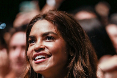 ​Lucy Alves e mais atores de 'Travessia' curtem festival na Zona Sul do Rio​