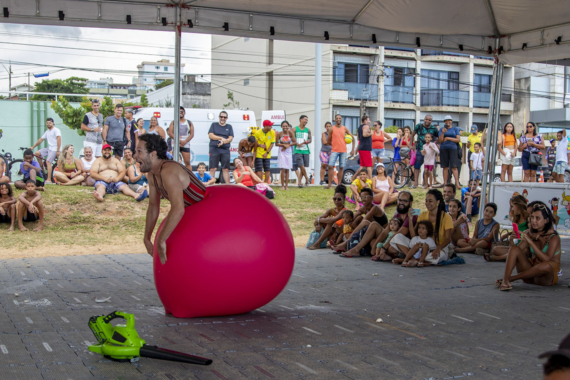 Até o dia 12 de fevereiro diferentes modalidades esportivas passarão pelas arenas montadas em frente ao Clube Cidade do Sol - Divulgação/Moisés Bruno H. Santos