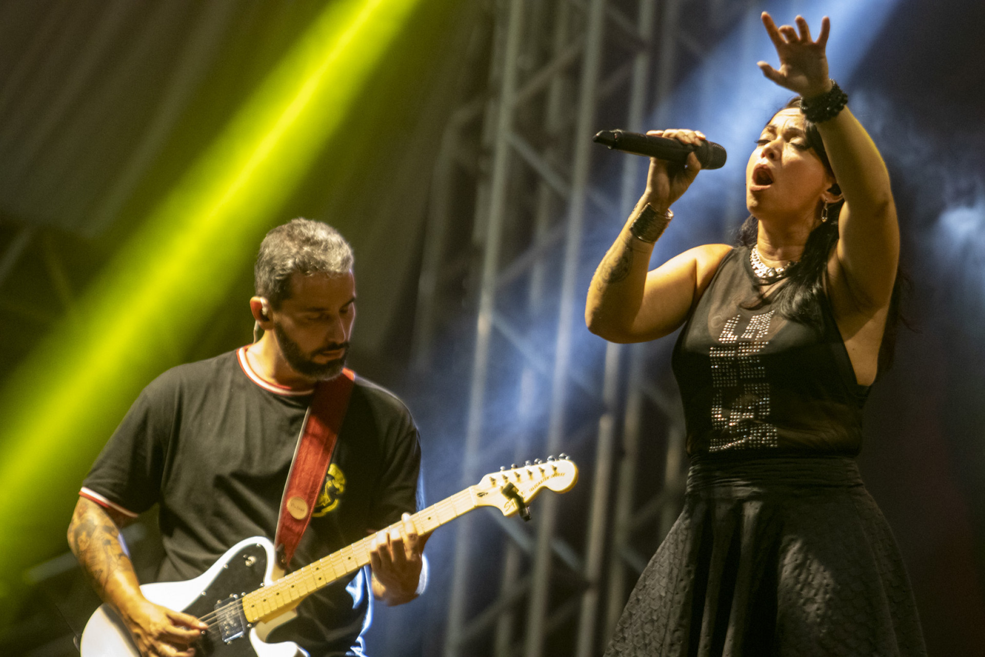 A proposta musical da banda re&uacute;ne tamb&eacute;m can&ccedil;&otilde;es autorais, interpretadas pelas vozes potentes de Amanda Mattos e R&ocirc;mulo Carvalho (voz/viol&atilde;o) - Divulga&ccedil;&atilde;o