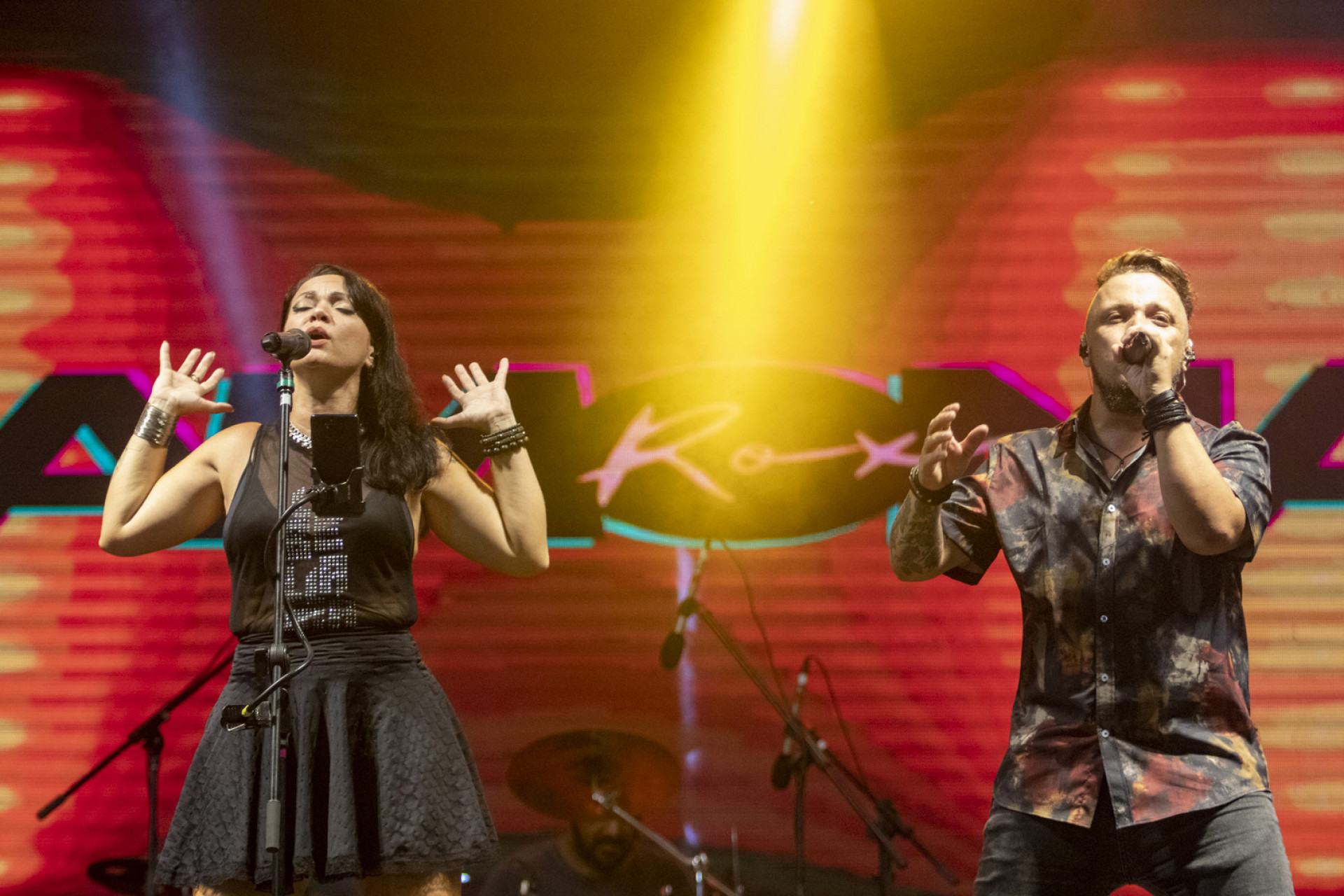 O show atraiu pessoas de todas as idades, como casais e fam&iacute;lias, que aproveitaram a noite de domingo para curtir o melhor do rock - Divulga&ccedil;&atilde;o