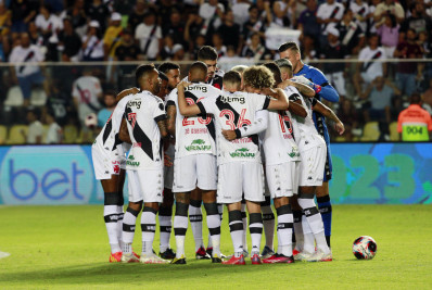 Em provocação ao Flamengo, Vasco faz post em árabe após vitória no Campeonato Carioca